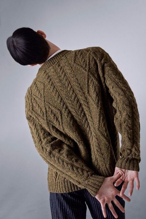 Jumper Outfit Men, Knitted Jumper Outfit, Otto Dix, Mens Winter Sweaters, Aran Jumper, Hot Sweater, Jumper Outfit, Aran Sweater, Winter Capsule