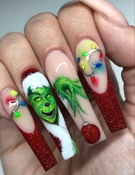 @bilscrwn 🍂 Grinch Xmas Nails, The Grinch Nails Acrylic, The Grinch Nails, Christmas Nails Grinch, Grinch Nail Art, Grinch Nails, Daisy Acrylic Nails, Xmas Nail, Nail Artwork