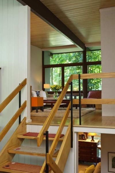 Inspiration from Mid-Century Modern Split Level Remodel Interior, Split Level Kitchen, Split Level Kitchen Remodel, Split Level Remodel, Small Shower Remodel, Split Foyer, House Journal, Journal Magazine, Kitchen Open