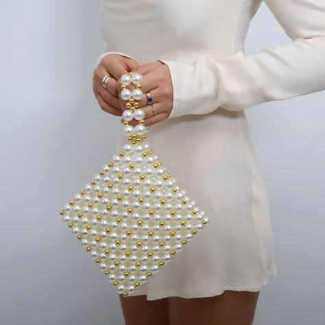 Pearl Beaded Bag, Pearl Bags, Pearl Clutch Bag, Beads Bag, Hand Beaded Bag, Pearl Clutch, Diy Bag Designs, Pearl Vintage, Diy Bags Patterns