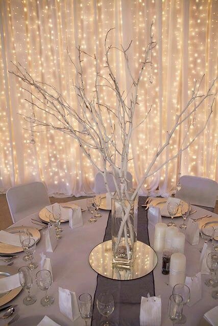 White And Wood Party Decor, Winter Wonderland Gala Decor, Winterwonder Land Theme Party, Winter Wonderland Gala, Diy Winter Wedding, Wedding Reception Lighting, تصميم الطاولة, Winter Wonderland Decorations, Diy Wedding Reception