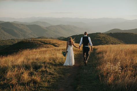 Max Patch, Scenic Photos, Mountain Elopement, North Carolina Wedding, Elopement Locations, Elopement Inspiration, Adventure Elopement, Budget Wedding, Mountain Wedding