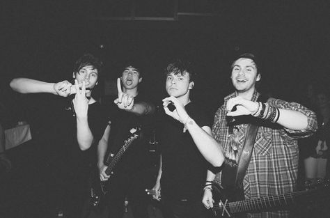 5sos Wallpaper, Australian Men, Pop Rock Bands, Ashton Irwin, Five Seconds Of Summer, Michael Clifford, Calum Hood, 1d And 5sos, Luke Hemmings