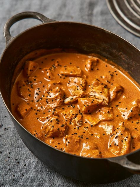 Slow cooker chicken tikka masala (Tick-tock tikka masala) Tikka Masala Healthy, Healthy Slow Cooker Meals, Slow Cooker Kip, Tikka Masala Chicken, Slow Cooker Tikka Masala, Slow Cooker Chicken Tikka Masala, Slimmingworld Recipes, Slow Cooker Curry, Chicken Ideas