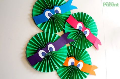 Cowabunga: How to throw a Ninja Turtles party - Today's Parent Ninja Turtle Decorations, Customized Cupcakes, Ninja Turtles Party, Diy Turtle, Ninja Turtle Theme, Mutant Ninja Turtles Party, Turtle Shells, Origami Turtle, Birthday Party Boy