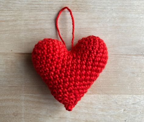 Amigurumi Heart – Free Crochet Pattern & Step-by-Step Tutorial ❤️ Stuffed Crochet Heart, Small Crochet Heart Pattern, Crochet Puffy Hearts Free Pattern, Hearts Crochet Pattern Free, Crochet Love Heart, Crochet Heart Plush Pattern Free, Pocket Heart Crochet, Crochet Amigurumi Heart Free Pattern, Crochet Heart Ornament Free Pattern