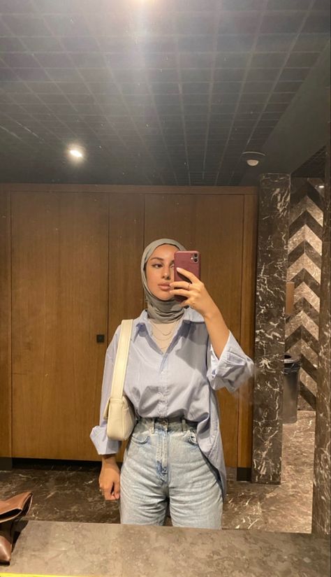 Outfit Jeans Biru, Button Up Shirt Outfit Hijab, Jeans Blouse Outfit Hijab, Denim Shirt Hijab Outfit, Blue Shirt Outfit Hijab, Blue Outfit Hijab, Denim Outfit Hijab, Blue Blouse Outfit, Ootd Women