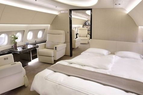 VIS-A-VIS PARIS decorate private jets, yachts and more🛩️ What could be more pleasant than sleeping well in 7th heaven 🛫💭 #plane #Jets #Inspiration #linen #white #chic #class Private Plane Interior, Jets Privés De Luxe, Private Jet Interior, Jet Privé, Luxury Jets, Luxury Private Jets, Luxury Lifestyle Women, Luxury Car Interior, Private Plane