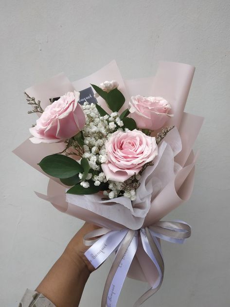 Pink Rose Flower Bouquet, mixed filler babys breath, korean style so luxury for gift someone Click the link for more #flowerbouquet #luxurygift #koreanbouquet #leblissbouquet #freshflower #bouquetfresh Small Rose Bouquet Gift, Small Mixed Flower Bouquet, Mini Pink Bouquet, Baby Rose Bouquet, Small Pink Flower Bouquet, Baby Pink Flower Bouquet, Cute Small Flower Bouquet, Gift Flowers Bouquet, Pink Roses Bouquet Gift