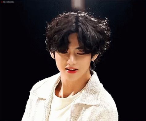 Kim Taehyung GIF - Kim Taehyung - Discover & Share GIFs Looking Gif, Pretty Gif, Taehyung Pics, V Gif, Bts Gif, Bullet Proof, Bts Pics, Bts Concept Photo, Bts Jungkook And V