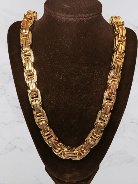 Big Gold Chains, Baseboard Styles, Men Chain, Gold Cuban Link Chain, Mens Jewellery, Gold Earrings Models, Gold Chain Design, Rich Money, Biker Jewelry