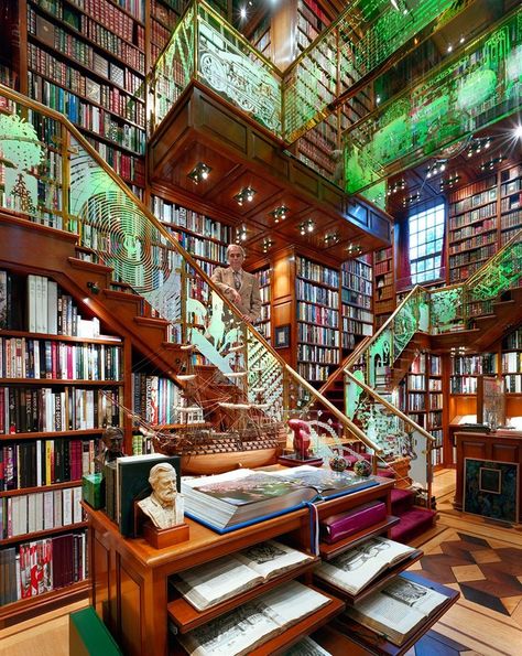 One of the biggest and richest private libraries in world Zhongshuge Bookstore, Bookstore Interior, Red Staircase, Livraria Lello, Lots Of Books, Private Library, Dream Library, Beautiful Library, Library Room