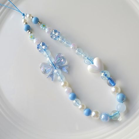 IamKeeyomee - Etsy Canada Aesthetic Phone Accessories, Pretty Beaded Jewelry, Beaded Phone Strap, Pretty Jewelry Necklaces, Blue Bow Tie, Strap Phone, Diy Jewelry Unique, Accessories Cute, Purple Beaded