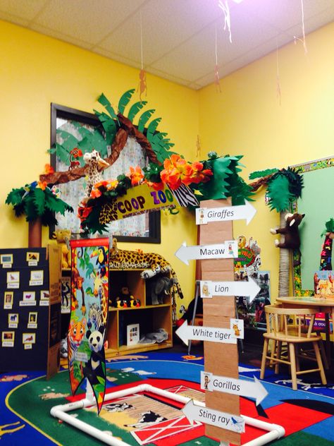 Zoo Theme Dramatic Play, Zoo Theme Classroom Decorations, Zoo Dramatic Play Center, Zoo Play Ideas, Zoo Theme Preschool Classroom, Zoo Role Play Area, Zoo Pretend Play Preschool, Zoo Classroom Transformation, Jungle Preschool Theme Classroom