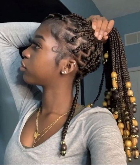 Cute Box Braids Hairstyles, Braids With Beads, Girls Hairstyles Braids, Natural Hair Styles Easy, Hair Decorations, Hair Beads, Baddie Hairstyles, Box Braids Hairstyles, Braids For Black Hair