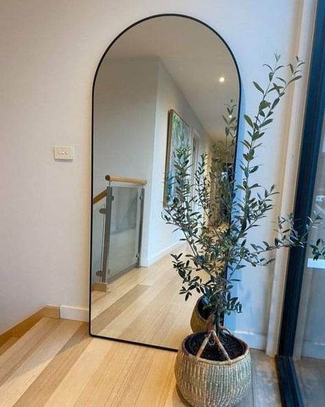 Hallway Mirror Decor, Mirror Selfie Aesthetic, Mirror Decor Ideas, Mirror Decor Living Room, Mirror Aesthetic, Hall Mirrors, Long Mirror, Hallway Mirror, Selfie Aesthetic