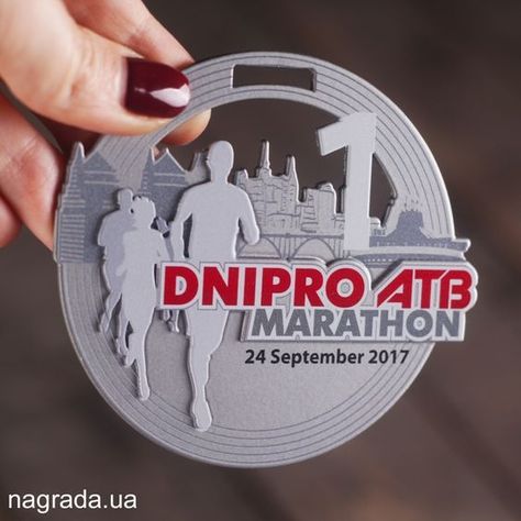 Marathon Medal Design Ideas, Medal Design, Chip Packaging, Marathon Medal, Sports Medals, Trophies And Medals, Model House Plan, Collar Pins, Diy Projects