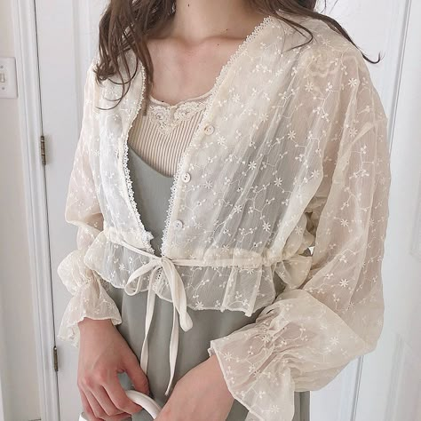 Tulle Outer, October Fashion, Gaun Fashion, Pretty Shirts, Easy Trendy Outfits, Blouse Diy, Traditional Fashion, Stylish Dress Designs, Fashion Design Clothes