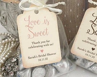 Bridal Shower Treats, Bridal Shower Gift Bags, Bridal Shower Favors Diy, Bridal Shower Wine, Couples Bridal Shower, Bridal Shower Planning, Engagement Favors, Bridal Favors, Bridal Shower Diy