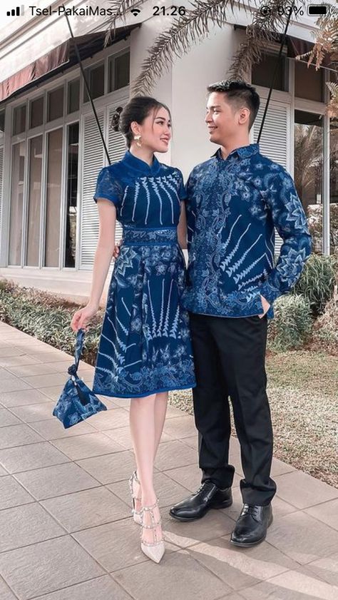 Sarimbit Batik Couple, Batik Cheongsam Modern, Dress Batik Modern Fashion Style, Batik Modern Fashion Style, Cheongsam Batik, Dress Batik Modern, Batik Sarimbit, Model Dress Batik, Modern Filipiniana Dress