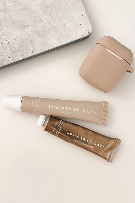 Neutral Makeup Products Aesthetic, Summer Friday Aesthetic, Summer Fridays Aesthetic, Clean Girl Summer, Brands Aesthetic, Makeup Neutral, Summer Friday, Friends Vibes, Modern Marketing