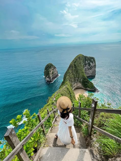 Bali Trip Aesthetic, Bali Photoshoot Ideas, Nusa Penida Bali Outfit, Bali Travel Aesthetic, Bali Aesthetic Photography, Thailand Picture Ideas, Bali Instagram Pictures, Phuket Photo Ideas, Bali Beach Aesthetic