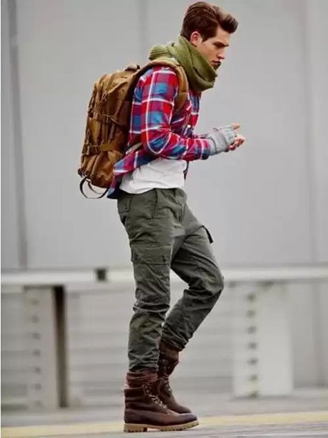 Cargo Pants Outfits for Men - 17 Ways to Wear Cargo Pants Outfits Pantalones Cargo, Cargo Pants Men Outfit, What To Wear With Cargo Pants, Green Cargo Pants Outfit, Cargo Pants Outfit Men, Outfit Ideas Baggy, Olive Green Cargo Pants, Celana Kargo, Timberland Boots Outfit