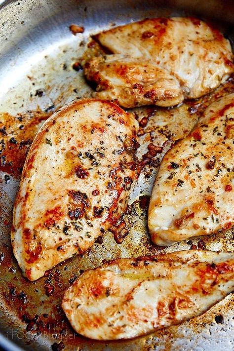 Chicken Hacks, Grill Chicken Breast, Sliced Chicken Breast Recipes, Pan Grilled Chicken, Pan Chicken Breast, How To Grill Chicken, Craving Tasty, Fried Chicken Breast Recipe, Pan Fried Chicken Breast