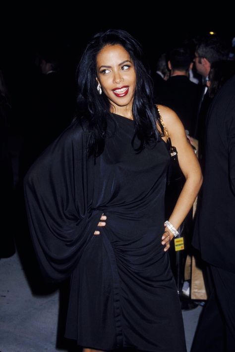 aaliyahsmillion: “ Such a beautiful person. In loving Memory, Aaliyah Dana Haughton 01.16.79 - 08.25.01 ” Aaliyah Dana Haughton, Rip Aaliyah, Aaliyah Pictures, Aaliyah Style, Aaliyah Haughton, Beautiful Person, Aaliyah, Her Music, In Loving Memory