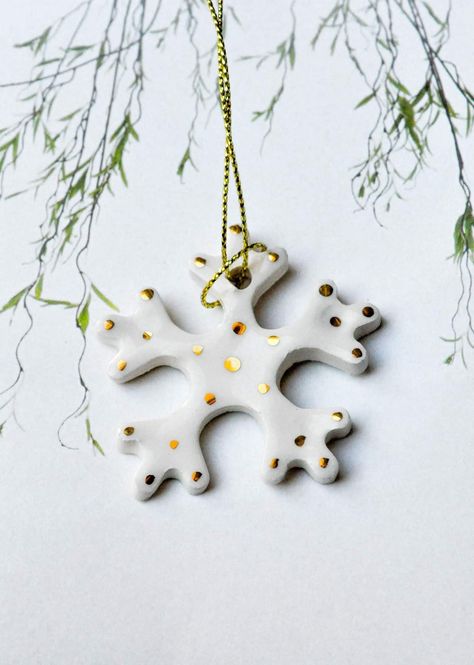 Scandi Decor, Flower Tops, Ornament Set, Etsy Items, Handmade Ceramic, Ceramic Ornaments, Xmas Gifts, Clay Crafts, Gift Wrap