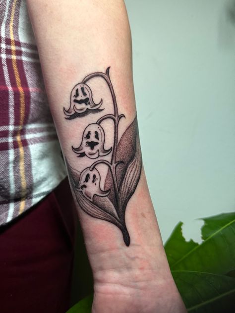 Ghost Lily Of The Valley, Lily Of The Valley Skull Tattoo, Ghost Plant Tattoo, Ghost Flower Tattoo, Lily Of The Valley Tattoo, Belle Tattoo, Animal Tattoos For Women, Lower Arm Tattoos, Ghost Plant