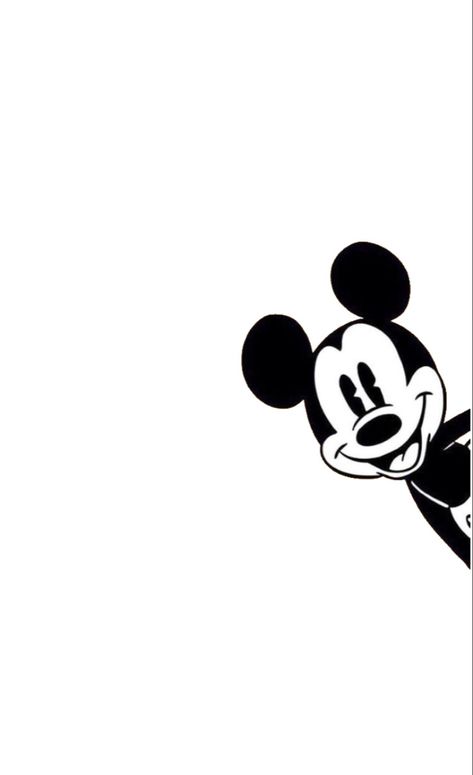 Mickey Black And White, Mickey Mouse Painting, Mickey Mouse Black And White, Black And White Mickey Mouse, Animation Artist, Gucci Makeup, Traditional Animation, Minnie Mouse Pictures, Doremon Cartoon