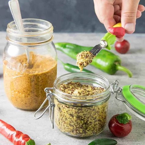 Make Mustard, Homemade Mustard, Chili Pepper Recipes, Mustard Recipe, Homemade Pantry, Homemade Condiments, Condiment Recipes, Chili Recipe Easy, Homemade Chili