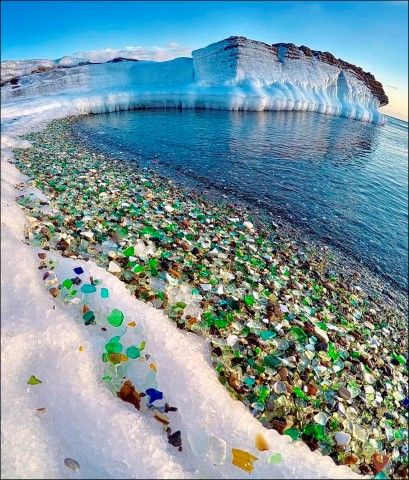 The colourful Glass Beach of California & Vladivostok - Kickass Trips Glass Beach California, Sea Glass Ideas, Beach Glass Crafts, Dream Landscape, Fort Bragg, Sea Glass Beach, Glass Beach, Nature Conservation, Sea Glass Art