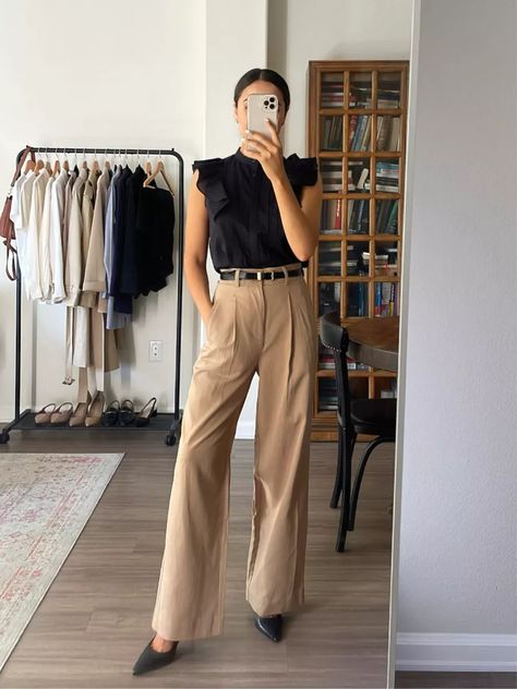 Tan Trousers Outfit, Office Outfit Ideas, Interview Outfits Women, Smart Casual Work, Business Professional Outfits, Business Attire Women, Work Wear Outfits, Creative Office, Business Casual Outfits For Work