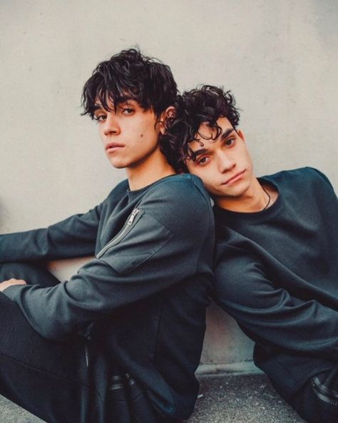 The Dobre Twins, Dobre Twins, Marcus And Lucas, Twins Instagram, Lucas Dobre, Mother Daughter Poses, Twins Posing, Twin Models, Twin Photos