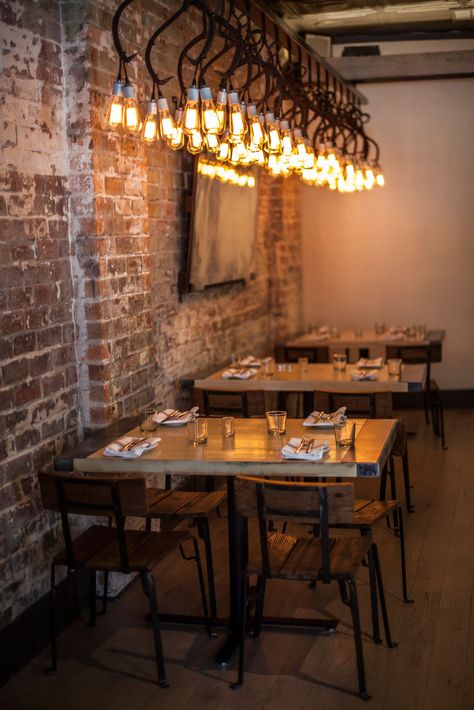 100 Best Restaurants in the South Southern Restaurant, Industri Modern, Industrial Cafe, Small Restaurant, Rustic Headboard, Rustic Restaurant, Bbq Restaurant, Rustic Curtains, Tables And Chairs