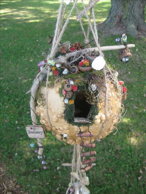 Gourd Fairy House with furniture inside!~ Visit my website to see more pics and my other fairy houses.  I'd love to hear from you! #fairyhouses Diy Fairy Garden Ideas, Diy Fairy Garden, Fairy Garden Ideas, Fairy Garden Furniture, Fairy Homes, Fairy Village, Miniature Gardens, Fairy Furniture, Faeries Gardens