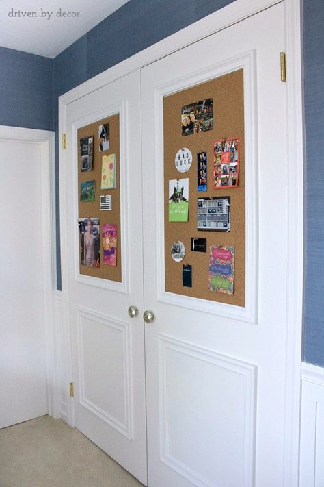 DIY cork board closet doors - perfect for a kid's room!! Diy Closet Doors, Bedroom Closet Doors, Front Closet, Closet Door Makeover, Driven By Decor, Kids Closet, Diy Basement, Table Farmhouse, Kids Closet Organization