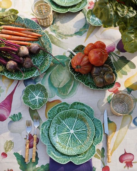 All Posts • Instagram Bordallo Pinheiro, Cabbage Leaves, Table Display, Table Tops, Beautiful Food, Knick Knacks, Creative Expressions, Table Setting, Tablescapes