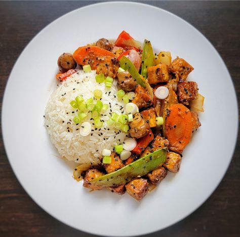 STICKY ORANGE SOY CURLS(or TOFU) Korean Tofu, Soy Curls, Gochujang Sauce, Grain Bowls, Orange Sauce, Grain Bowl, Extra Firm Tofu, Fried Vegetables, Jasmine Rice