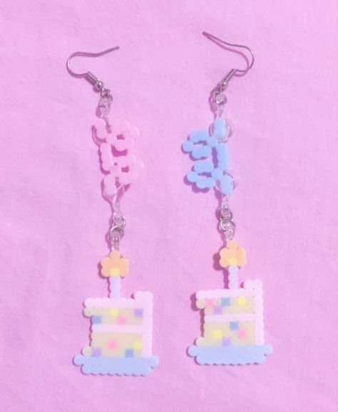 Pastel Perler Beads, Kandi Earrings, Pixel Jewelry, Hamma Beads Ideas, Easy Perler Bead Patterns, Rave Babe, Diy Beaded Rings, Kandi Ideas, Easy Perler Beads Ideas