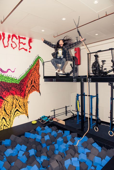 Take a peek inside the DJ’s wild “Aoki Playhouse”. Steve Aoki has the largest collection of Adidas X Jeremy Scott | Coveteur.com Home Trampoline Room, Trampoline Bedroom, Trampoline Room In House, Foam Pit In House, Trampoline Inside House, Trampoline In Playroom, Indoor Foam Pit, Parkour Bedroom Ideas, Indoor Parkour Gym