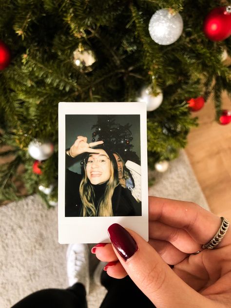 Winter Polaroid, Christmas Polaroid, Polaroid Pics, Polaroid Instax, Camera Pictures, Xmas Photos, Polaroid Camera, Happy Times, Polaroid Pictures