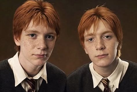 Weasley Twins Fanart, The Weasley Twins, Harry Potter Rpg, Fred And George, Weasley Harry Potter, Phelps Twins, Oliver Phelps, Fred And George Weasley, Weasley Twins