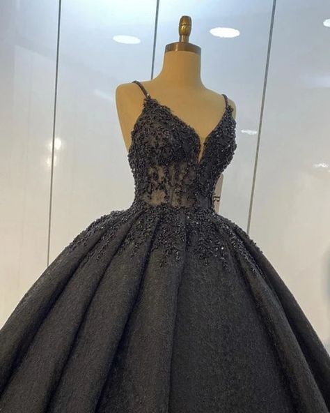 Lavender Prom Dress Long, Black Lace Ball Gown, Prom Dress Princess, Black Lace Prom Dress, Lace Long Prom Dress, Lavender Prom Dresses, Halter Evening Dress, Princess Prom Dresses, Lace Ball Gowns