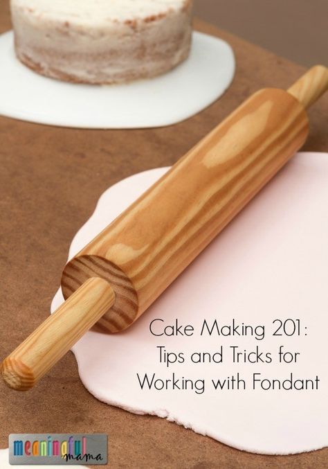 Tips and Tricks for Decorating with Fondant - Cake Decorating 201 Decorating With Fondant, Fondant Tips, Cakes To Make, Cake Kit, Rolling Fondant, Gateaux Cake, Cake Making, Easy Cake Decorating, Fondant Icing