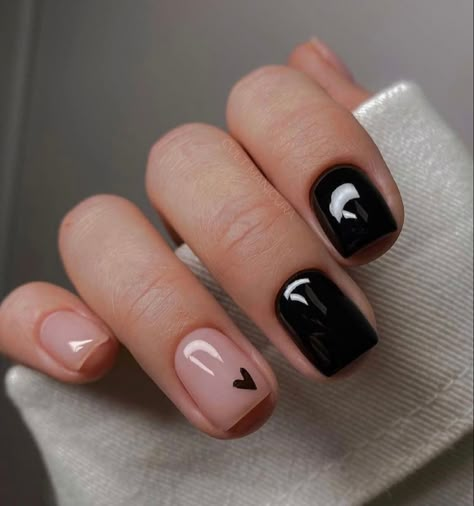 Minimalist Nails Spring 2023, Black Valentine’s Day Nails, Grad Nails, Kutek Disney, Short Gel Nails, Smink Inspiration, Simple Gel Nails, Minimal Nails, Basic Nails