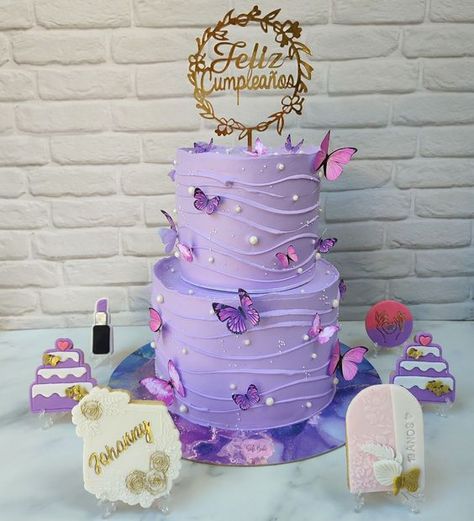 Purple Butterfly Cake, Purple Cakes Birthday, 17 Birthday Cake, Purple Birthday Party, Butterfly Birthday Cakes, Sweet Sixteen Birthday Party Ideas, Purple Cake, 18th Birthday Decorations, Sweet 16 Birthday Cake