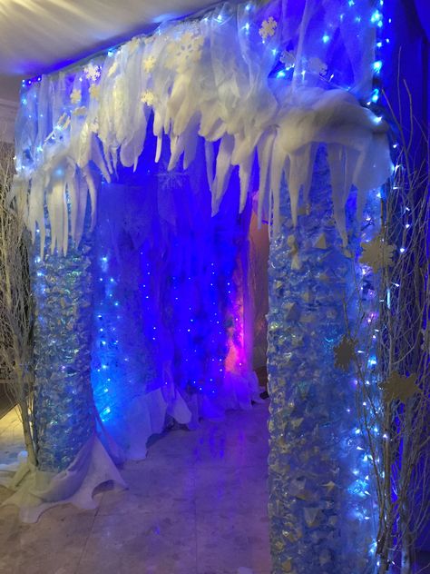 Winter Wonderland Walk Through, Tundra Hallway Decorations, Igloo Office Decoration, Christmas Decor Ideas For Living Room Winter Wonderland, Jack Frost Decorations, Office Christmas Decorations Winter Wonderland, Igloo Door Decoration, Winter Wonderland Trunk Or Treat, Ice Theme Decorations